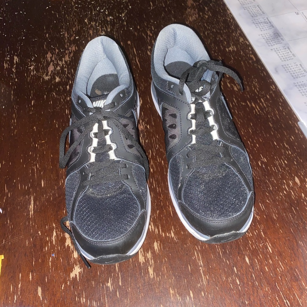 Nike Dual Fusion Men’s Sneakers